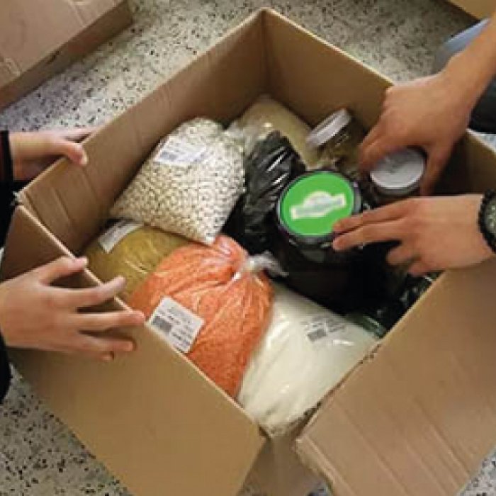 Yurtiçi Kumanya Bağışı ile Türkiye genelinde ihtiyaç sahibi ailelere gıda desteği sağlayın. 15 Temmuz Yardımlaşma ve Dayanışma Derneği