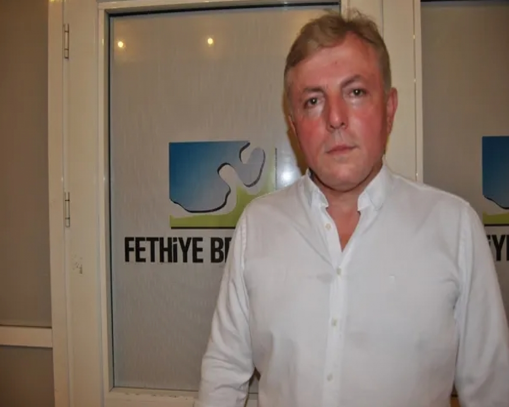 İstanbulda kuyumculuk yapan Düz, bir buçuk yıl tedavi gördükten sonra bir süre yoğun bakımda kaldığını, uyanır uyanmaz eşine darbe oldu mu diye sorduğun